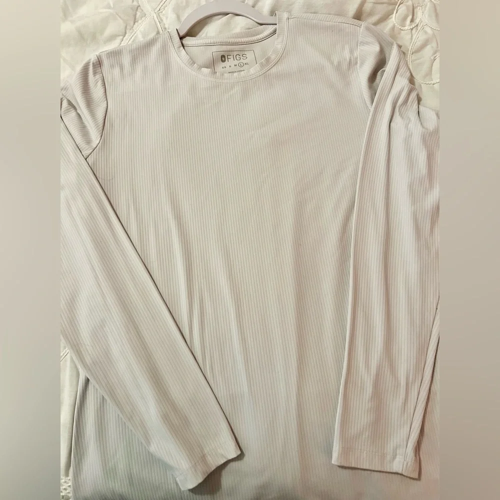 Figs Long-sleeve Under scrub Top - Picture 2 of 5